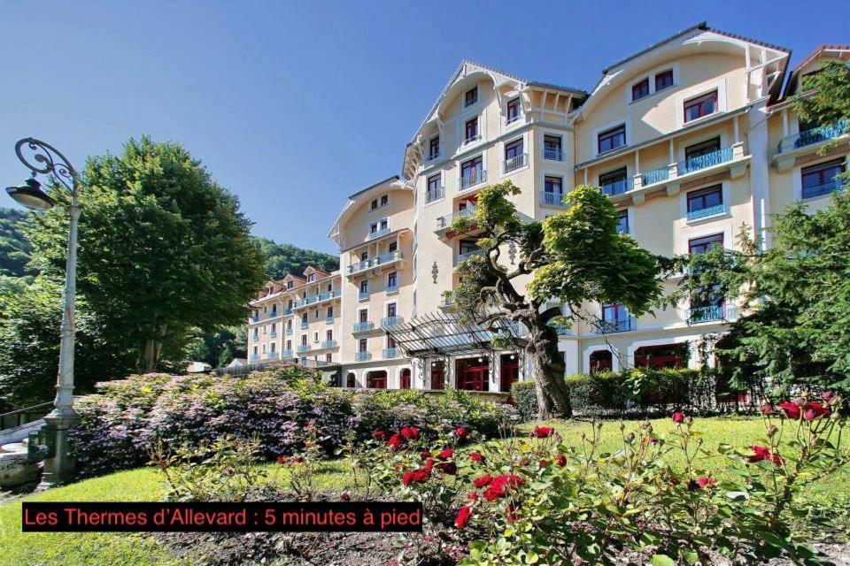 Meuble Classe 3 Etoiles Au Pied Des Thermes Allevard Buitenkant foto